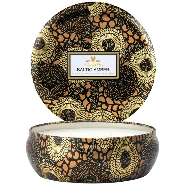 Baltic Amber - 3 Wick Candle In Deco Tin – Image 2